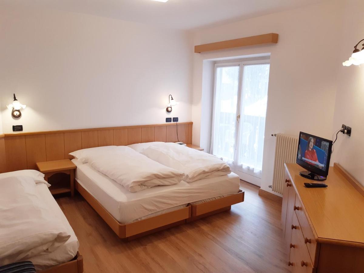 Albergo Arnica กานาเซย์ ภายนอก รูปภาพ