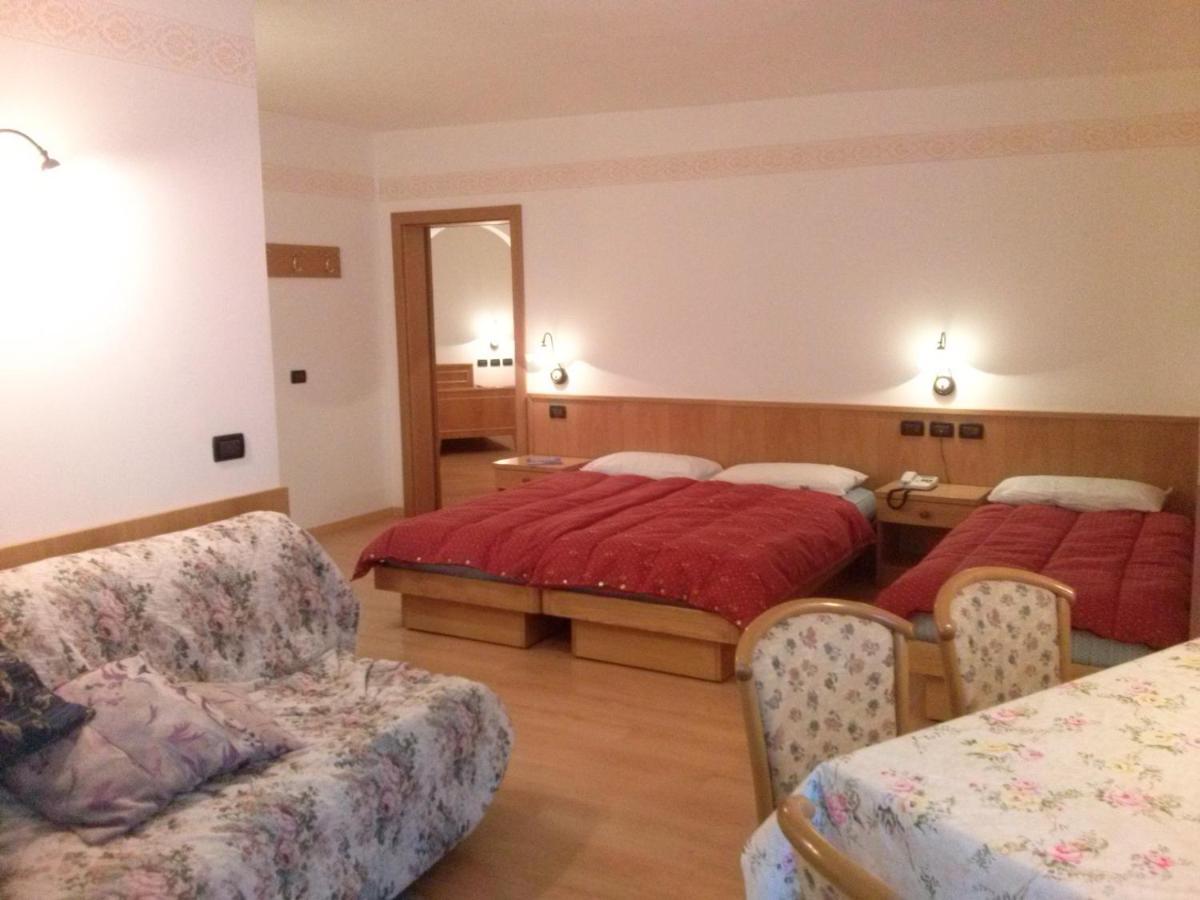 Albergo Arnica กานาเซย์ ภายนอก รูปภาพ