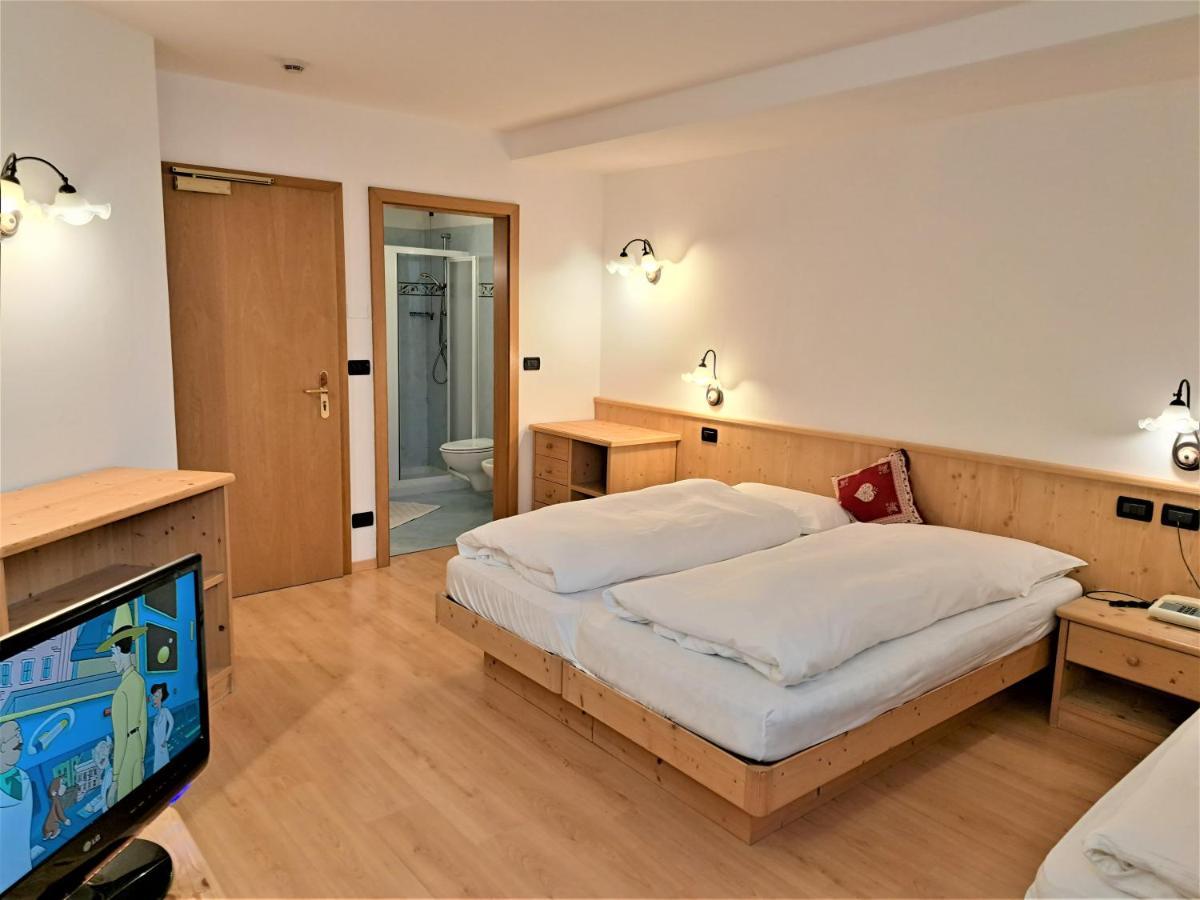 Albergo Arnica กานาเซย์ ภายนอก รูปภาพ