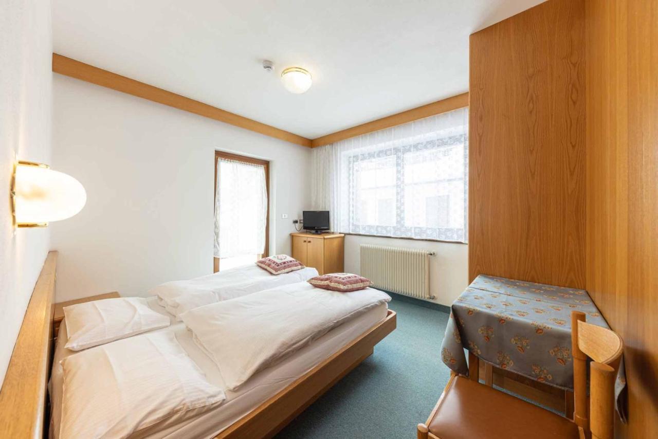 Albergo Arnica กานาเซย์ ภายนอก รูปภาพ