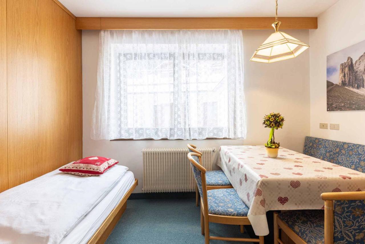 Albergo Arnica กานาเซย์ ภายนอก รูปภาพ