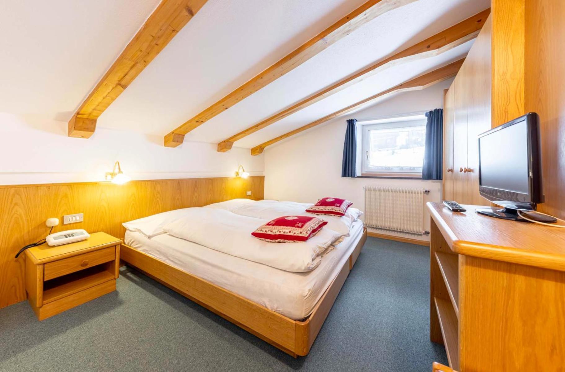 Albergo Arnica กานาเซย์ ภายนอก รูปภาพ