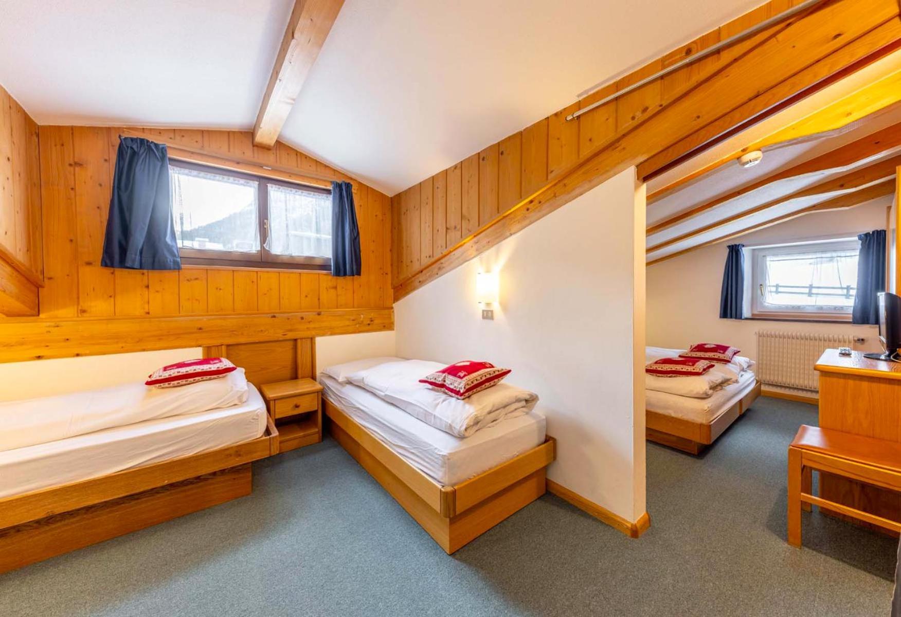 Albergo Arnica กานาเซย์ ภายนอก รูปภาพ
