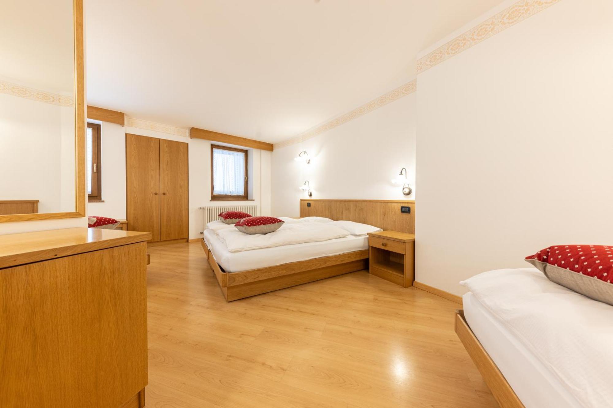 Albergo Arnica กานาเซย์ ภายนอก รูปภาพ
