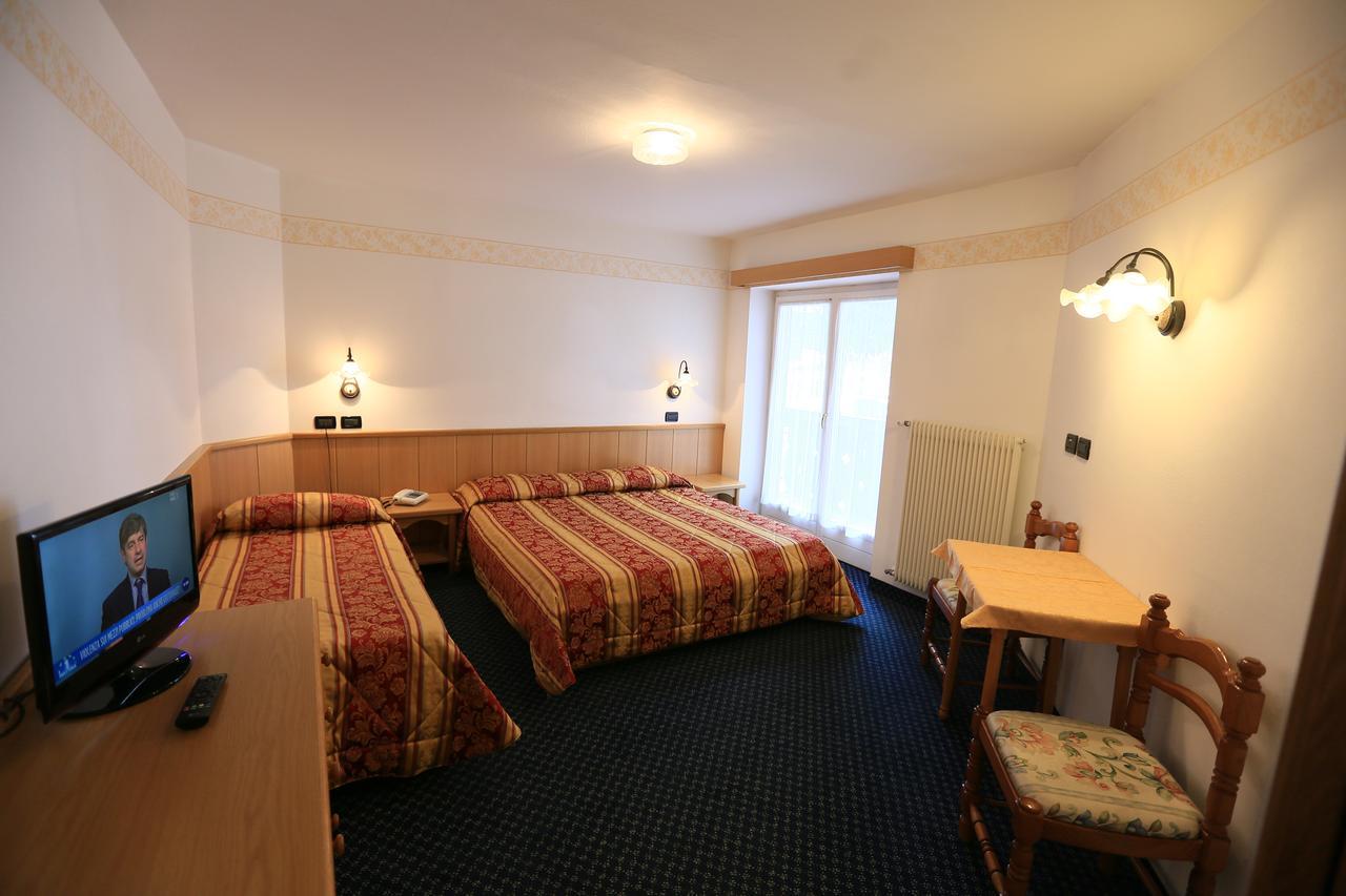 Albergo Arnica กานาเซย์ ภายนอก รูปภาพ