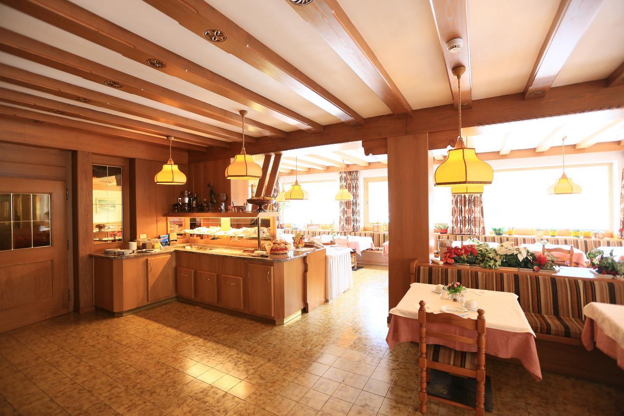 Albergo Arnica กานาเซย์ ภายนอก รูปภาพ