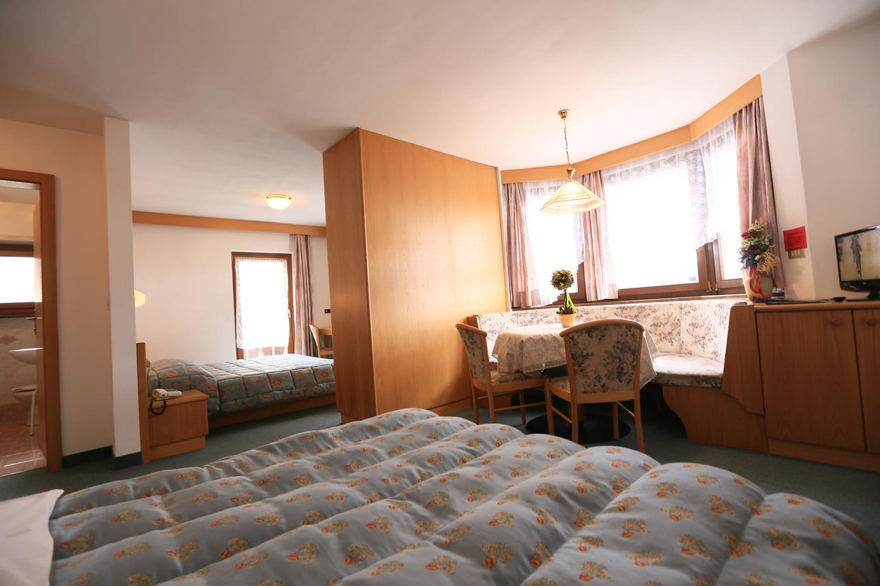 Albergo Arnica กานาเซย์ ภายนอก รูปภาพ