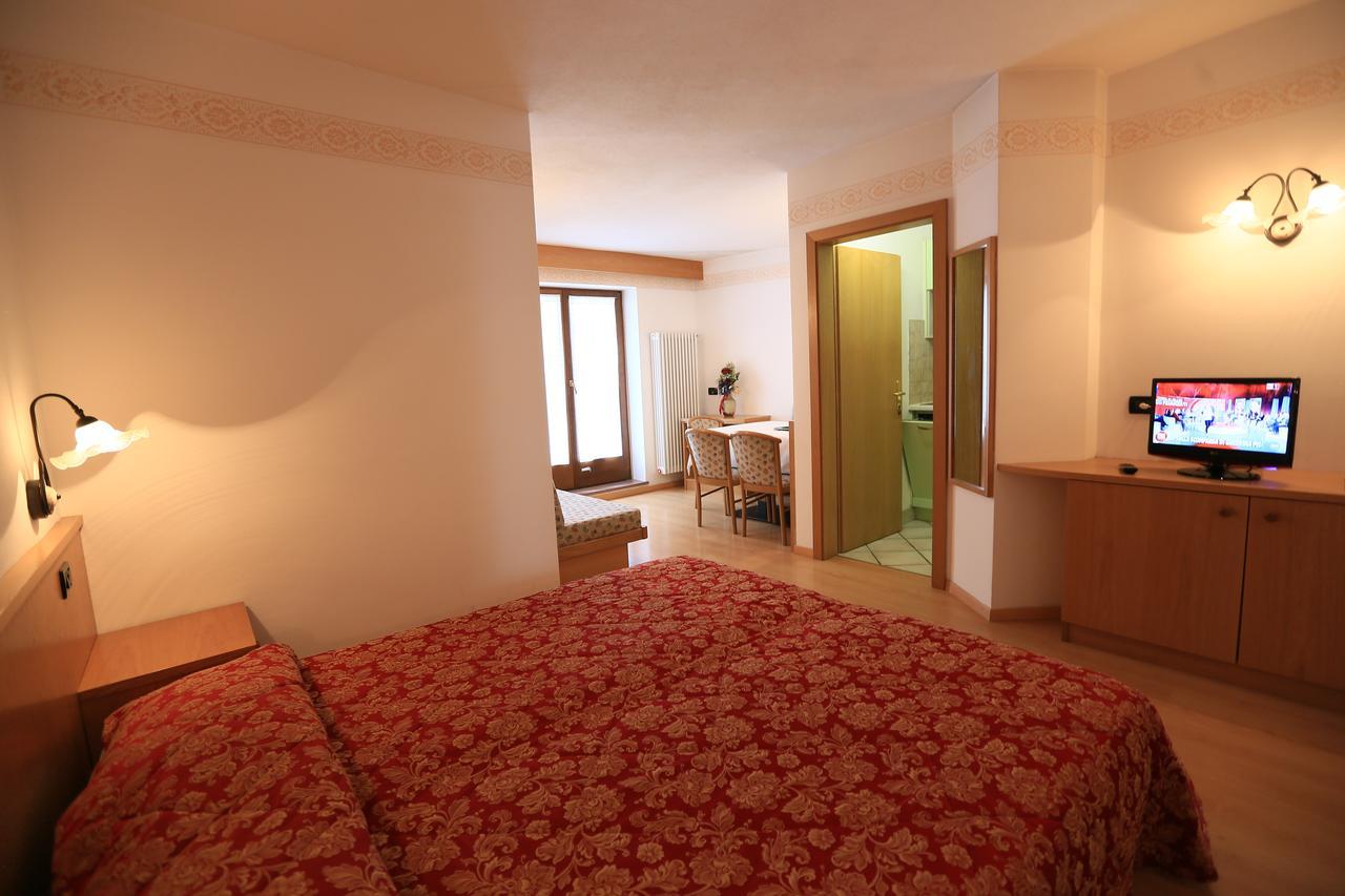 Albergo Arnica กานาเซย์ ภายนอก รูปภาพ
