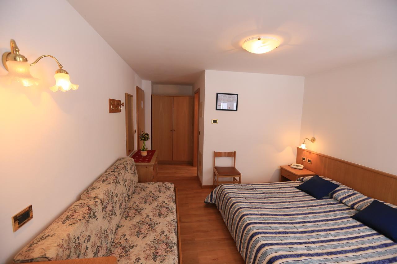 Albergo Arnica กานาเซย์ ภายนอก รูปภาพ