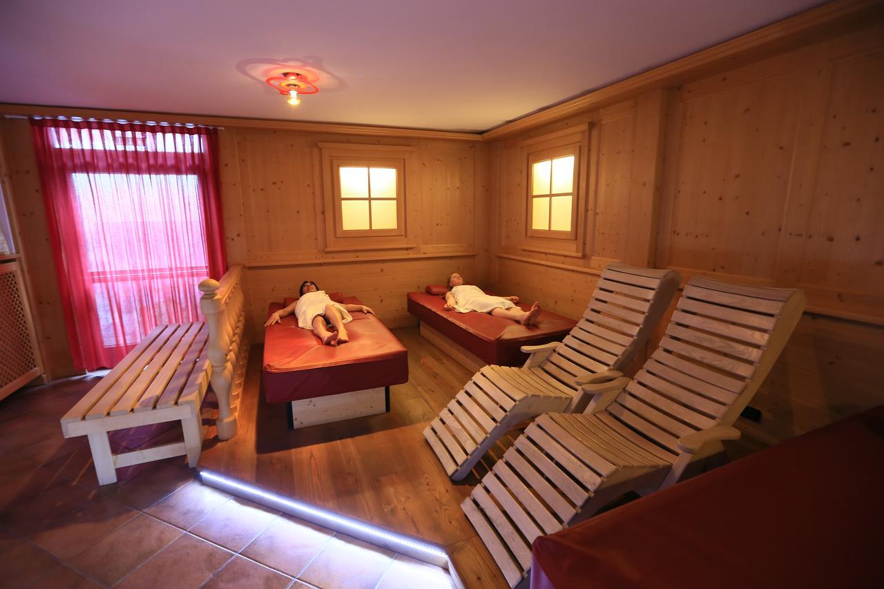 Albergo Arnica กานาเซย์ ภายนอก รูปภาพ