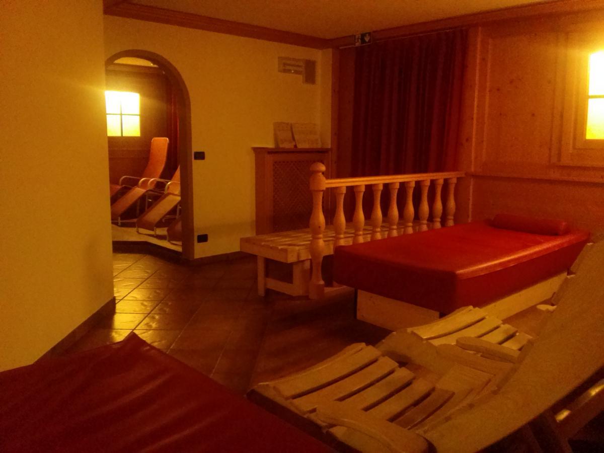 Albergo Arnica กานาเซย์ ภายนอก รูปภาพ