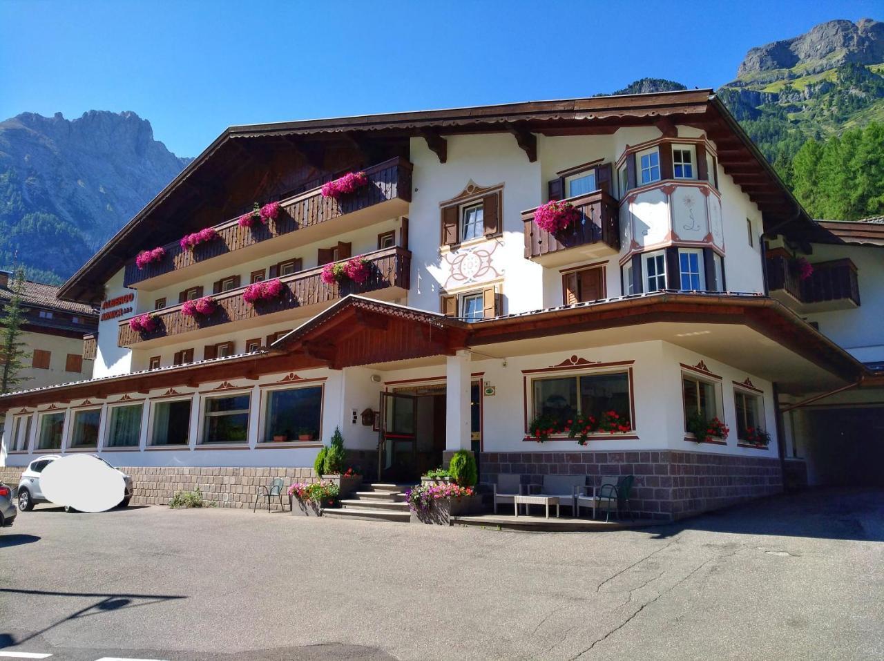 Albergo Arnica กานาเซย์ ภายนอก รูปภาพ